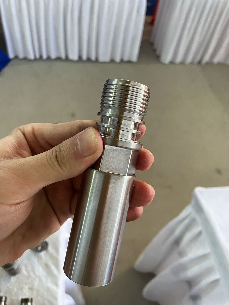 Turned shaft with hex